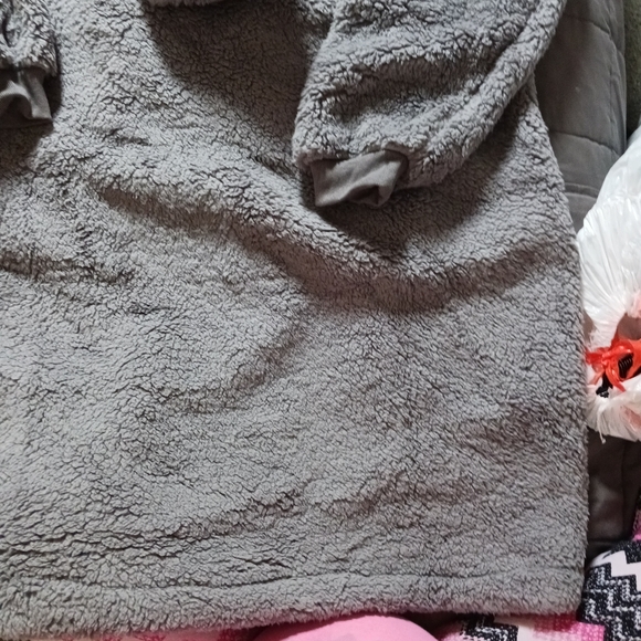 Wearable Blanket - Picture 4 of 4